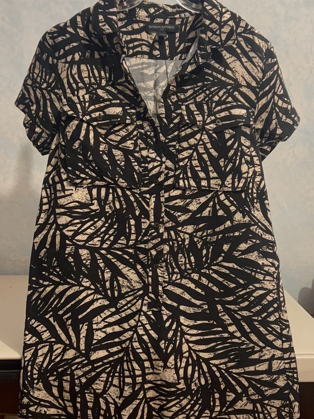 Banana Republic Black & Cream Palm-Print Button-Down Dress Shirt